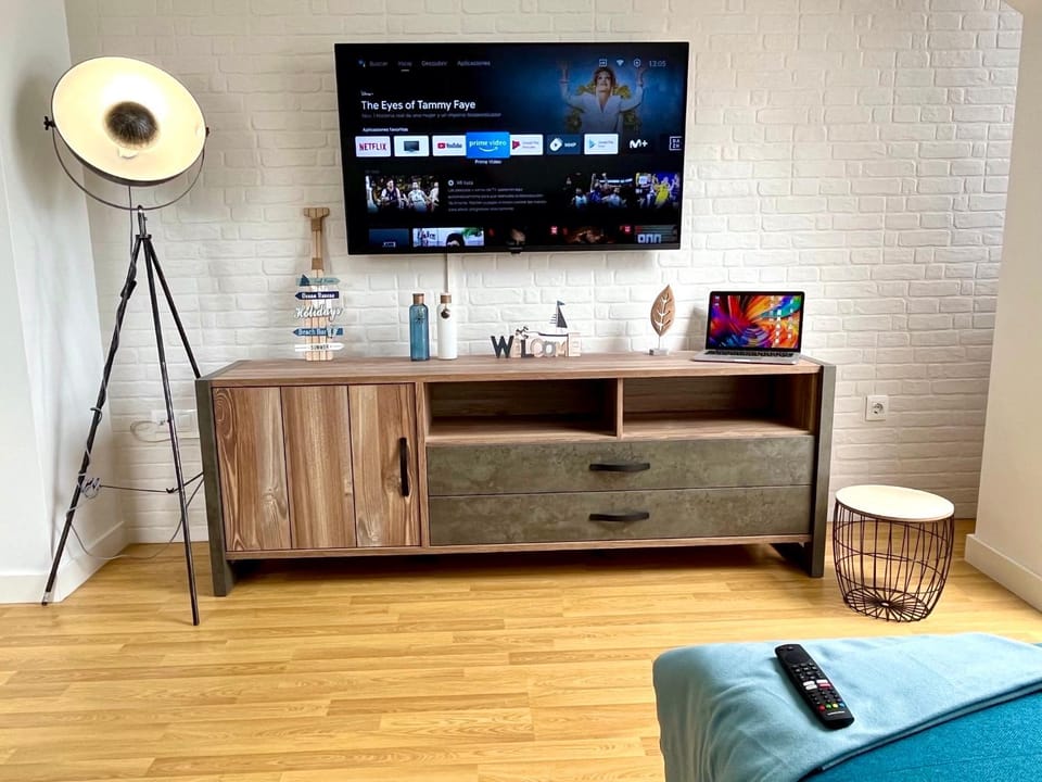 TV and multimedia, locker