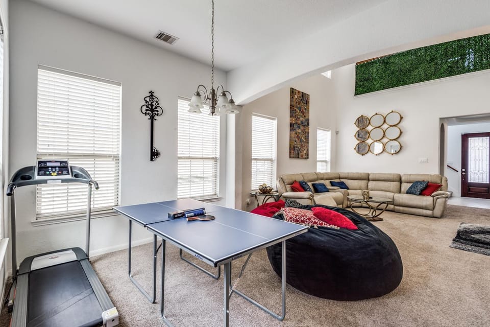Beautiful 2 story luxury home in an upscale area! House in Houston