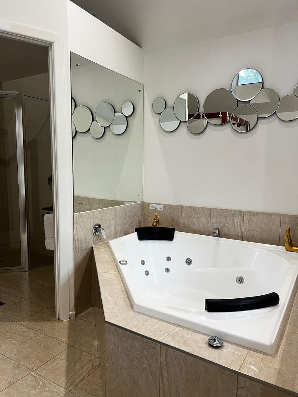 Gallery Walk Chalets - Tamborine Mountain Chalet in Tamborine Mountain
