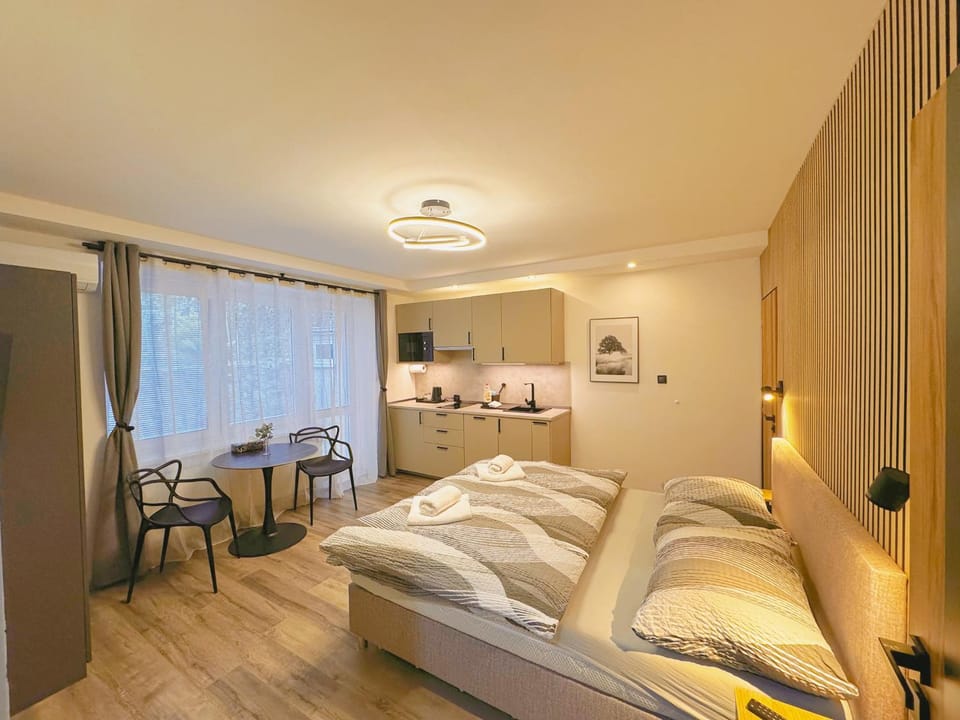 Bed, Kitchen or kitchenette