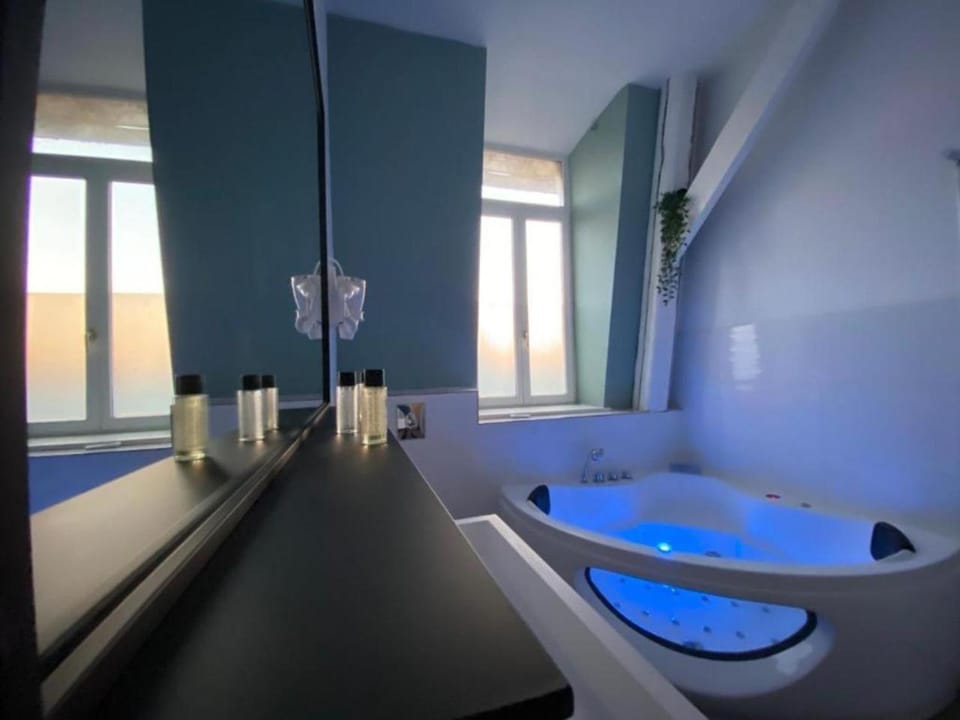 Hot Tub, Bathroom, Bath
