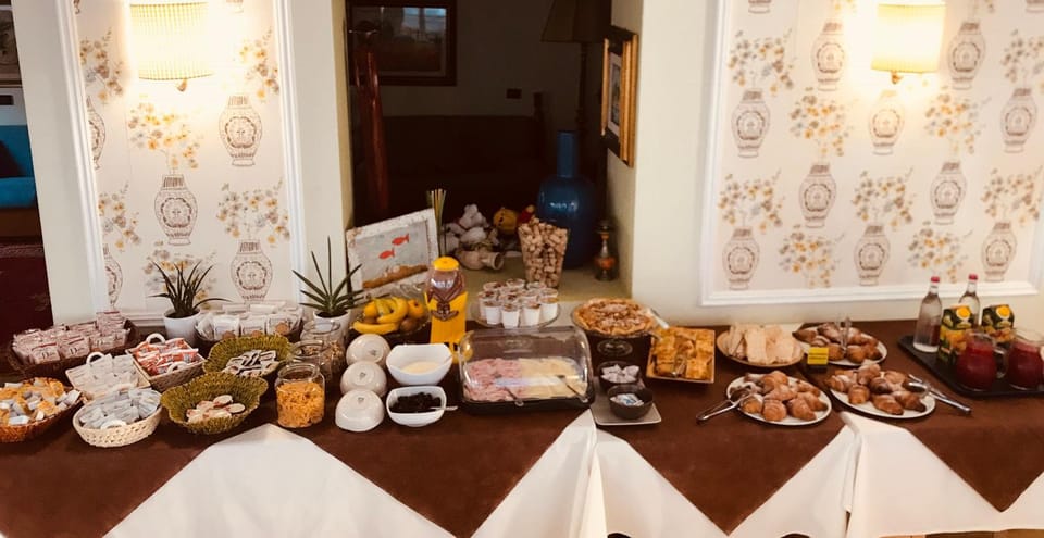 Buffet breakfast, Italian breakfast