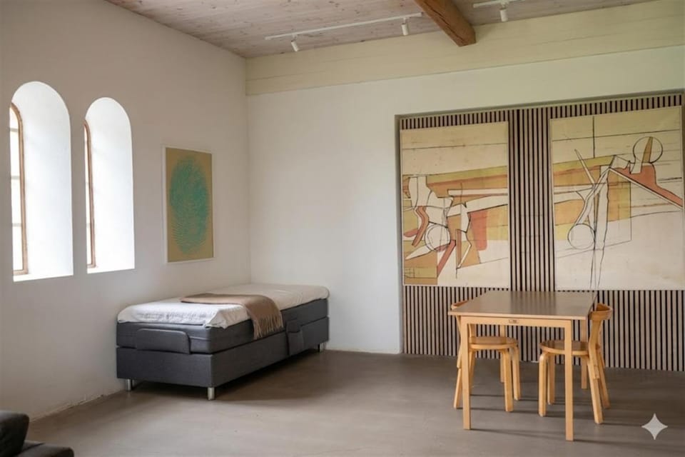 Bed, Living room