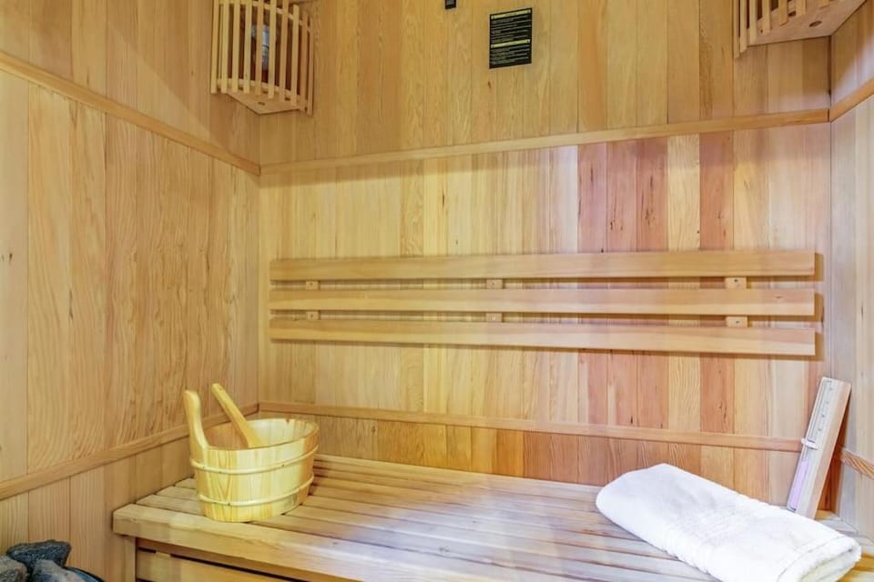 Sauna, Steam room