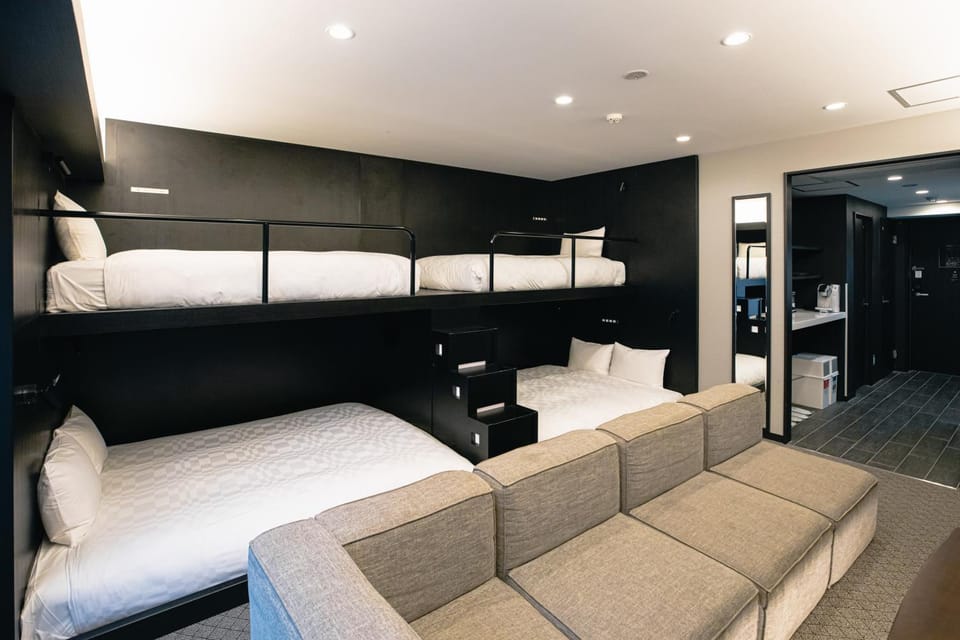 Bed, Living room, Photo of the whole room, group of guests, bunk bed, Family
