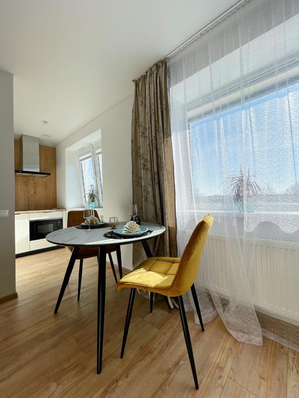 Living room, Seating area, Dining area