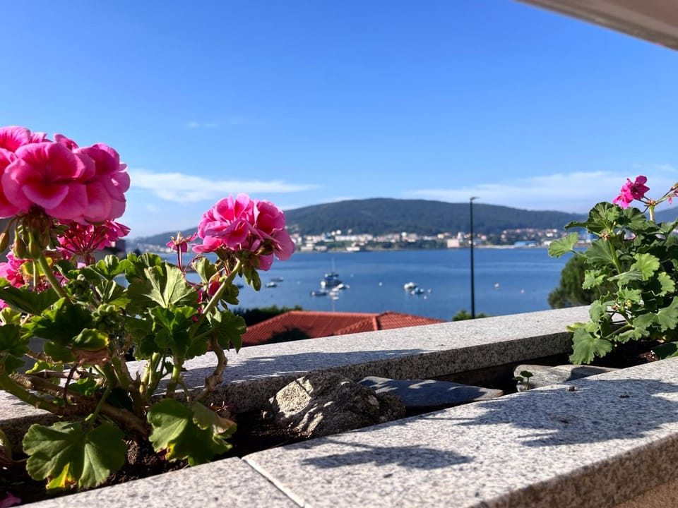 Nearby landmark, Natural landscape, View (from property/room), Balcony/Terrace, Sea view