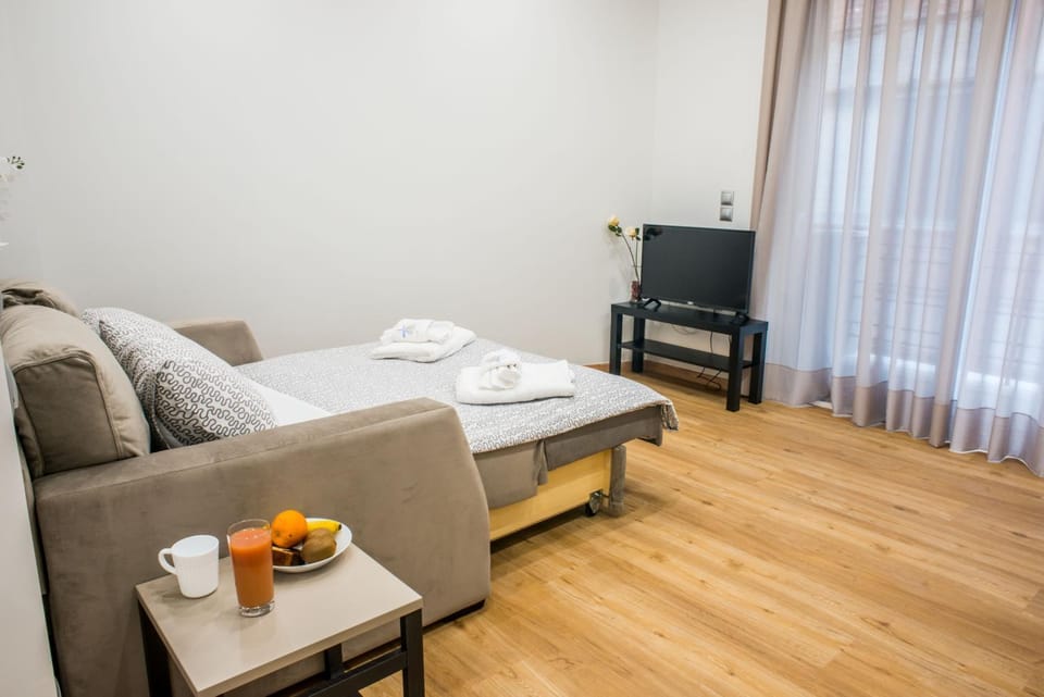 Bed, Living room
