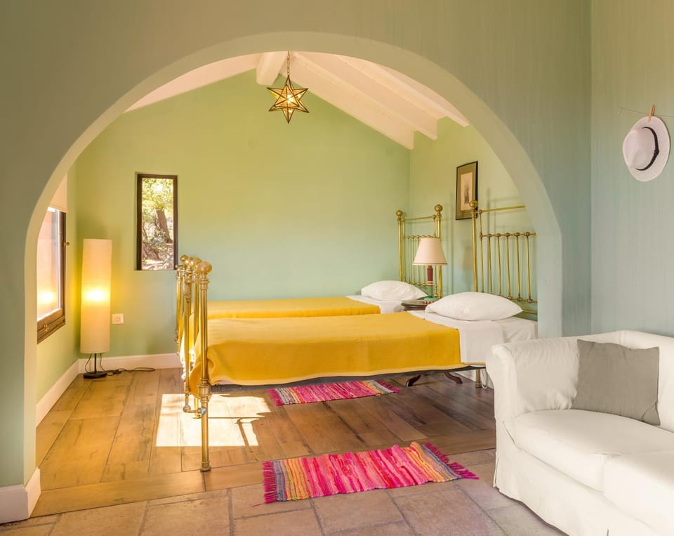 Bed, Photo of the whole room, Bedroom, Family