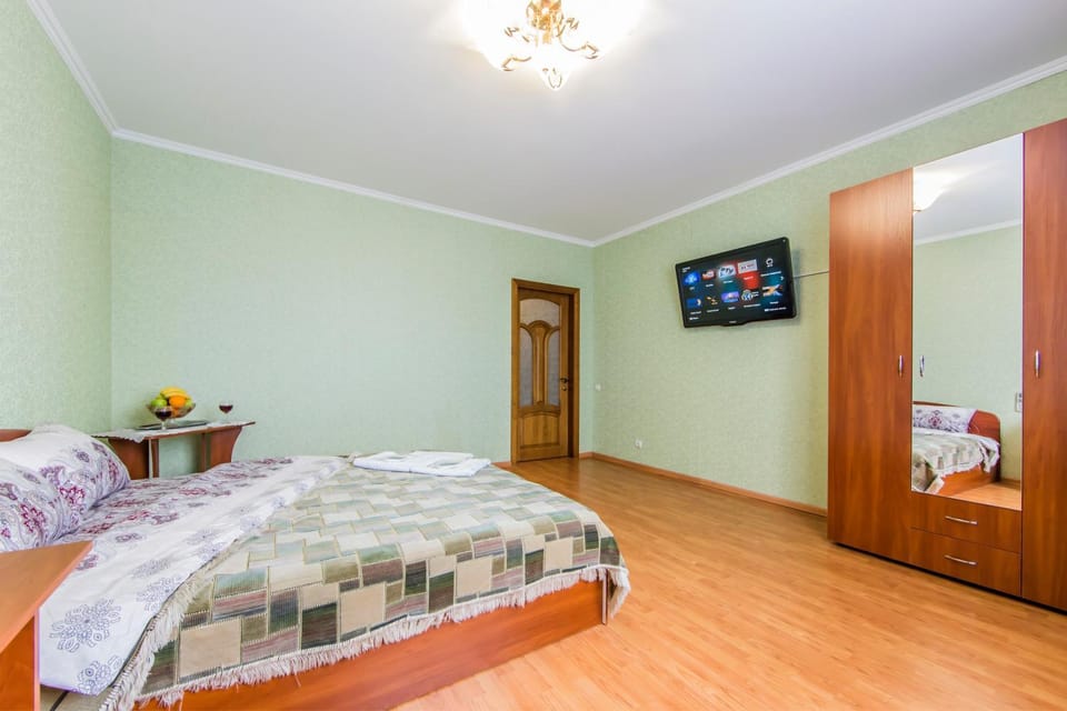 Просторная однокомнатная квартира возле скоростного трамвая Apartment in Kiev City - Kyiv