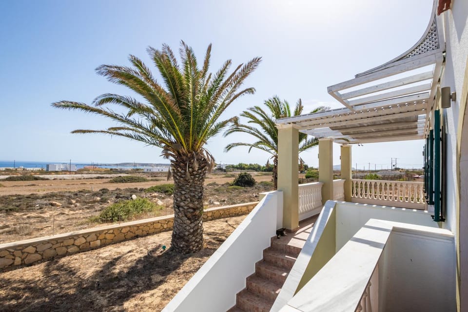 Property building, Seating area, Sea view, Sea view, Area and facilities, Area and facilities