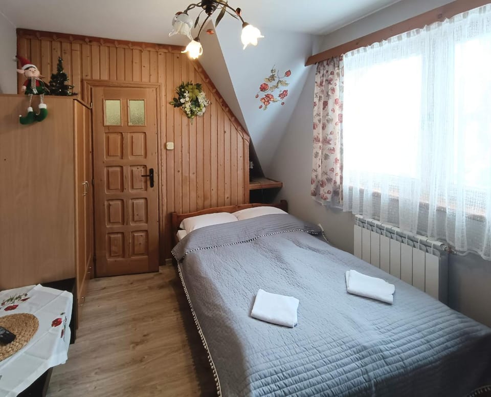 Bed, Photo of the whole room, Bedroom, towels, wardrobe
