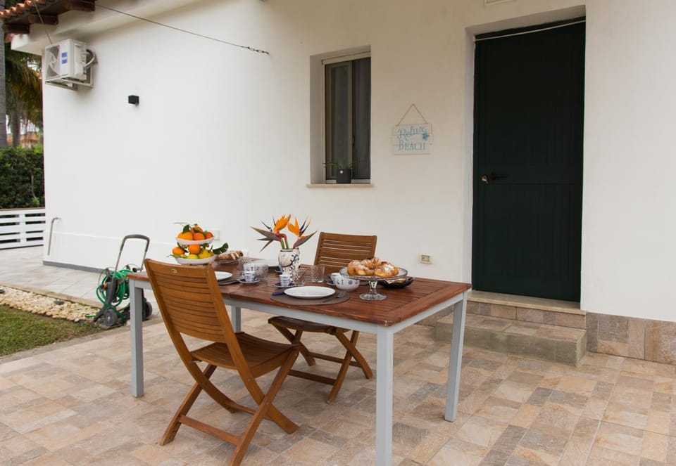 Garden, Breakfast
