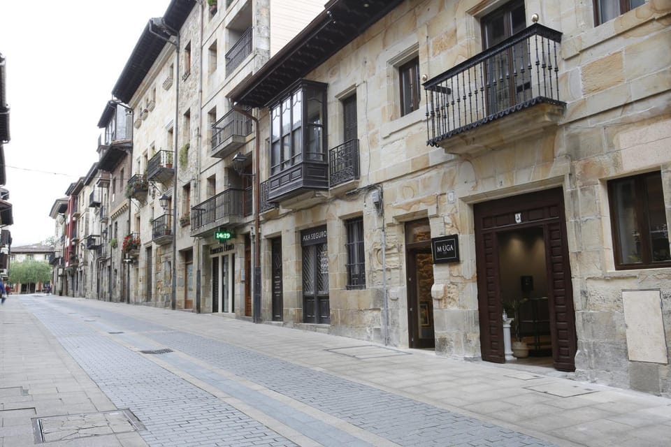 Property building, Facade/entrance, Lobby or reception