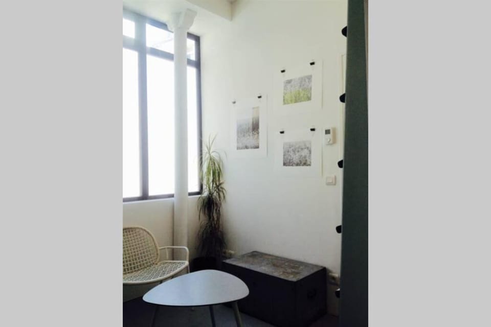Small arty studio Menilmontant Apartment in Paris