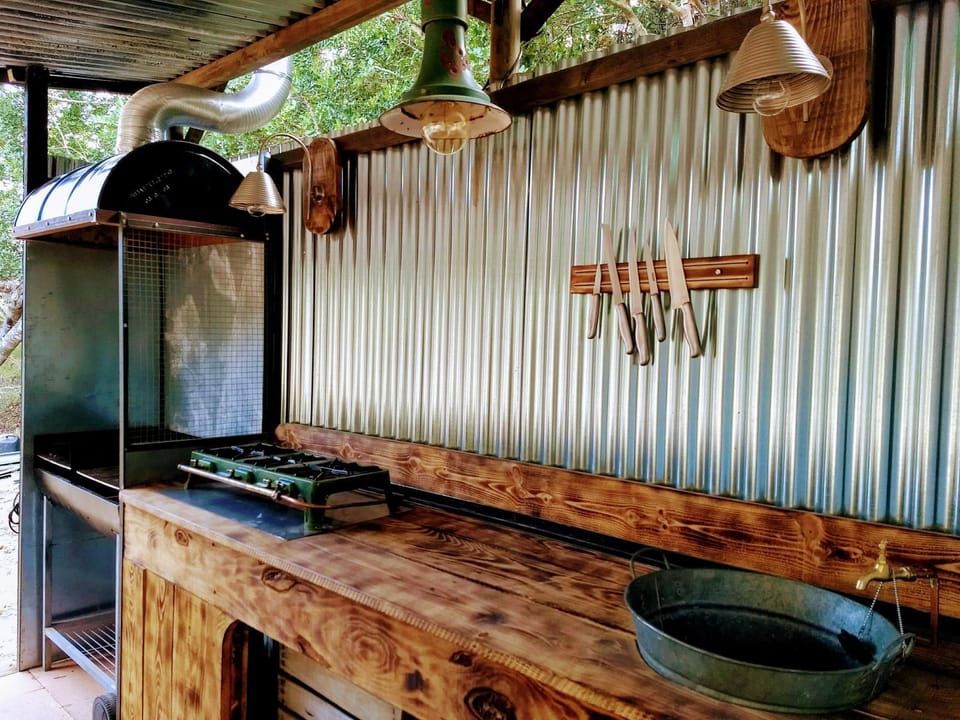 BBQ facilities, Communal kitchen