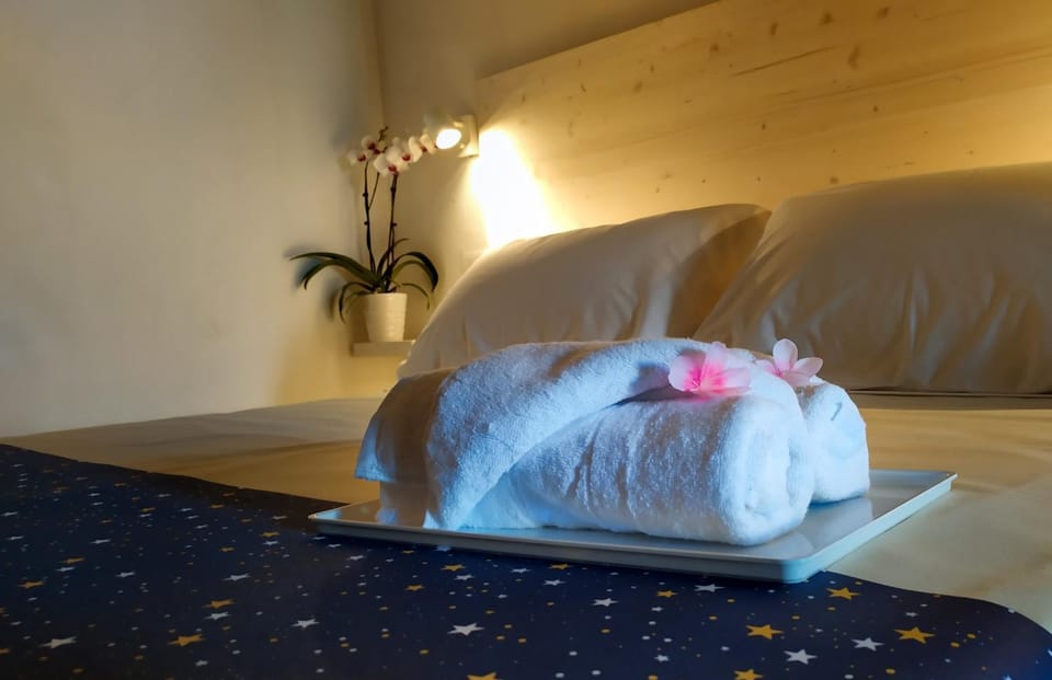 Bed, Decorative detail