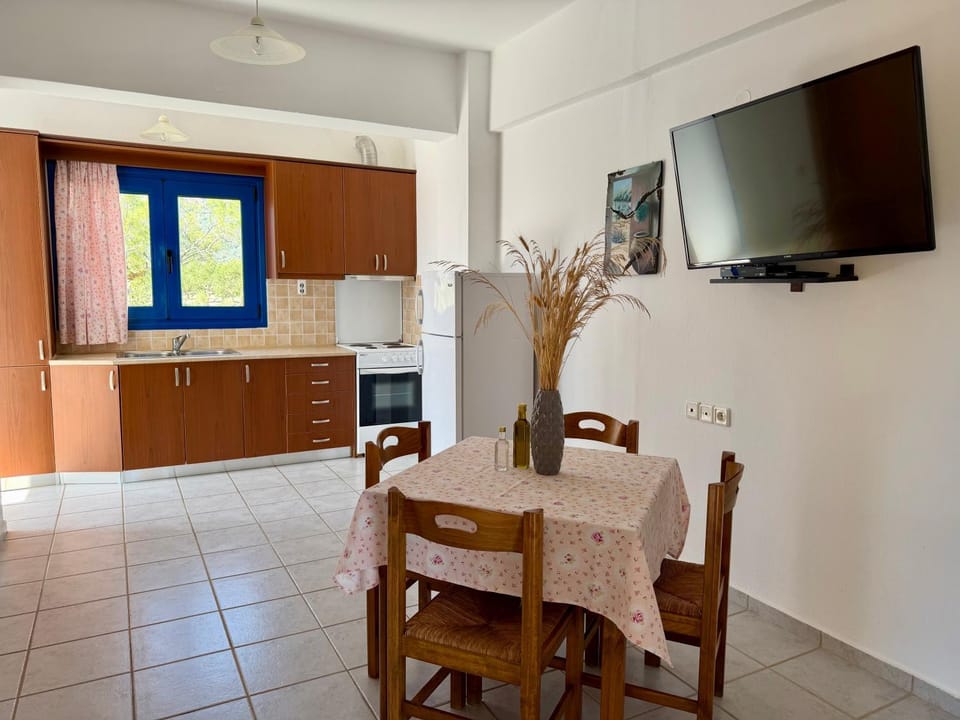 TV and multimedia, Kitchen or kitchenette, Dining area