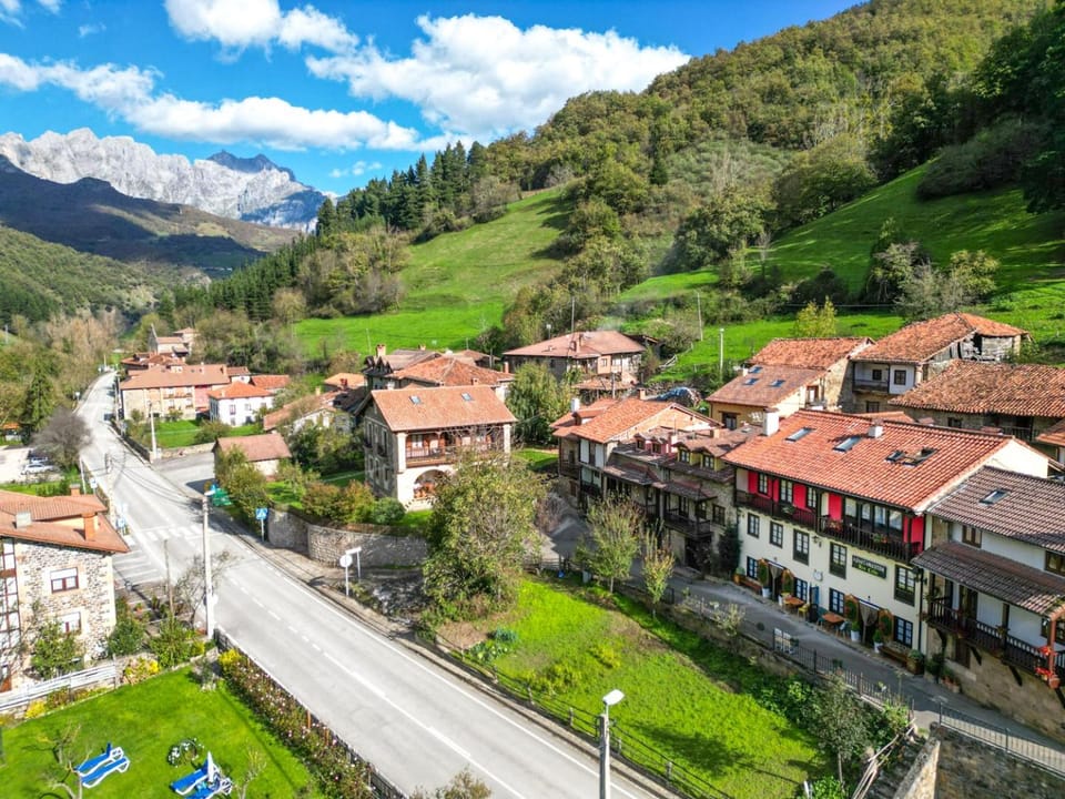 Property building, Natural landscape, Bird's eye view, Mountain view