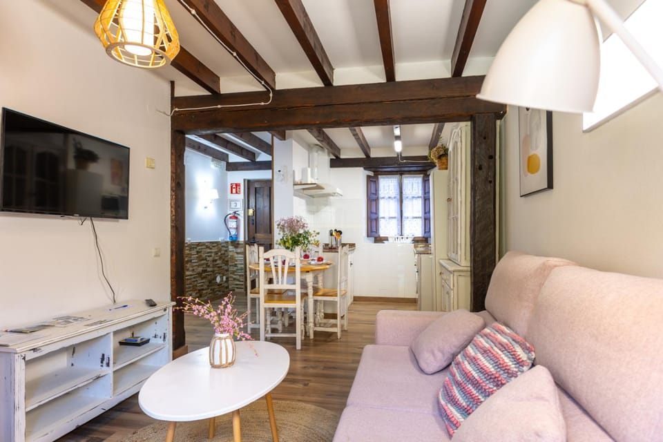 TV and multimedia, Living room, Dining area