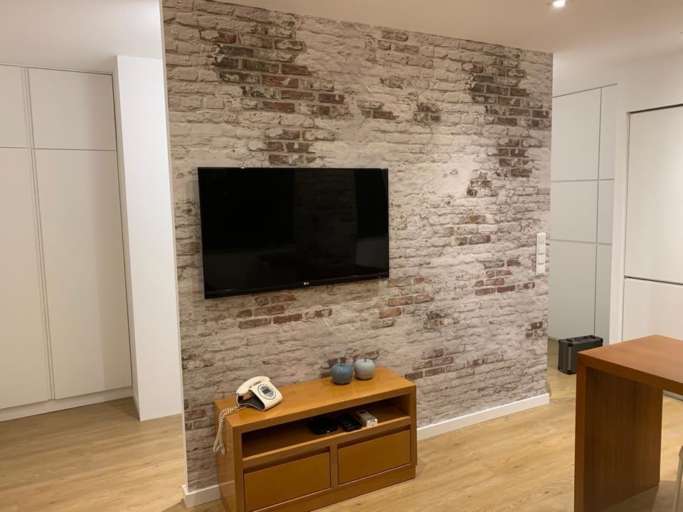 TV and multimedia, Living room, Meals