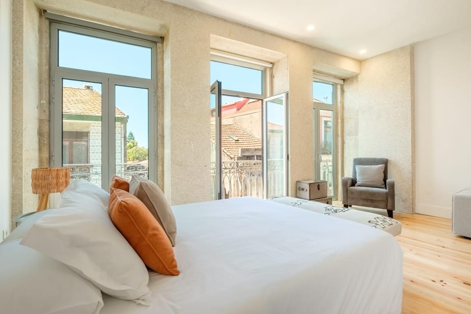 View (from property/room), Balcony/Terrace, Living room, Photo of the whole room, Bedroom