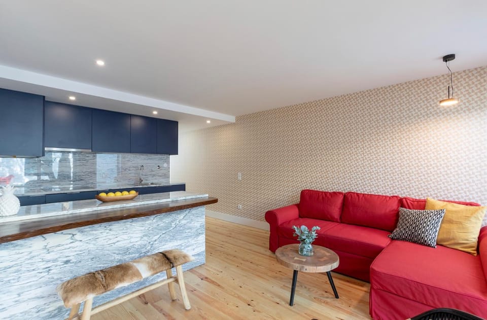 Kitchen or kitchenette, Living room, Seating area, Dining area, stove