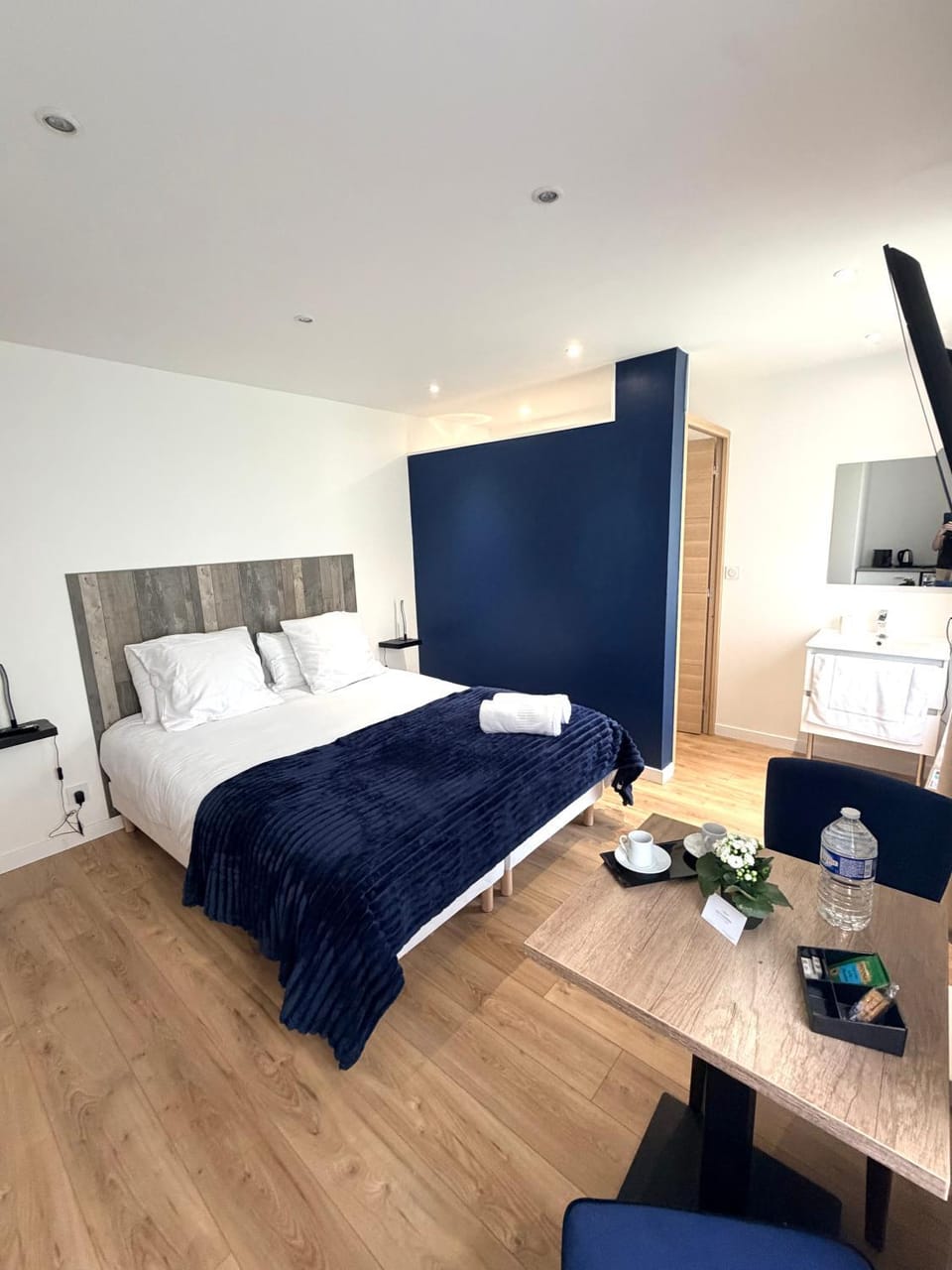 Aux Charmes - Suites Prestige et Petit Déjeuner en chambre - Cote d Opale Bed and Breakfast in Hauts-de-France
