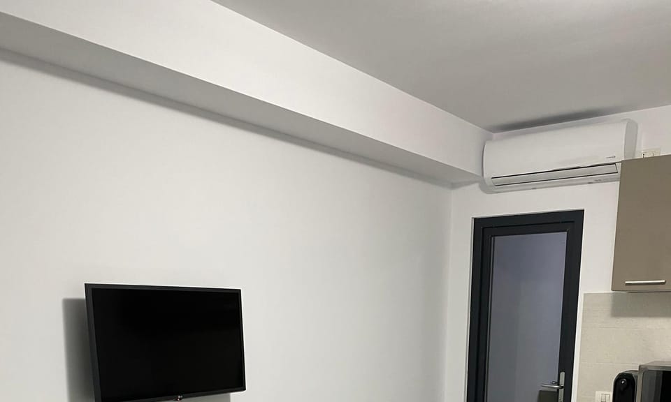 TV and multimedia, air conditioner