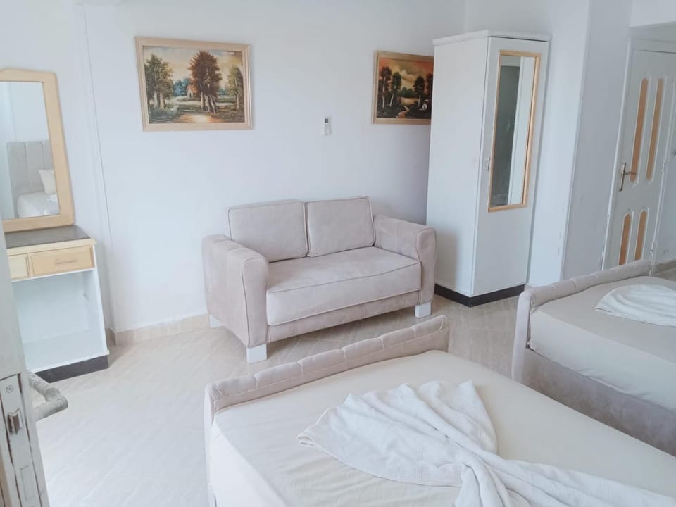 Roof 2 Bedrooms sea view Green Beach 150 Apartment in Egypt
