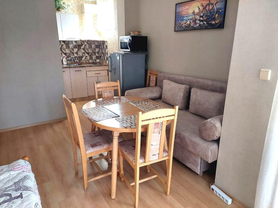 Апартамент Кънтри-Лариса Apartment in Pomorie