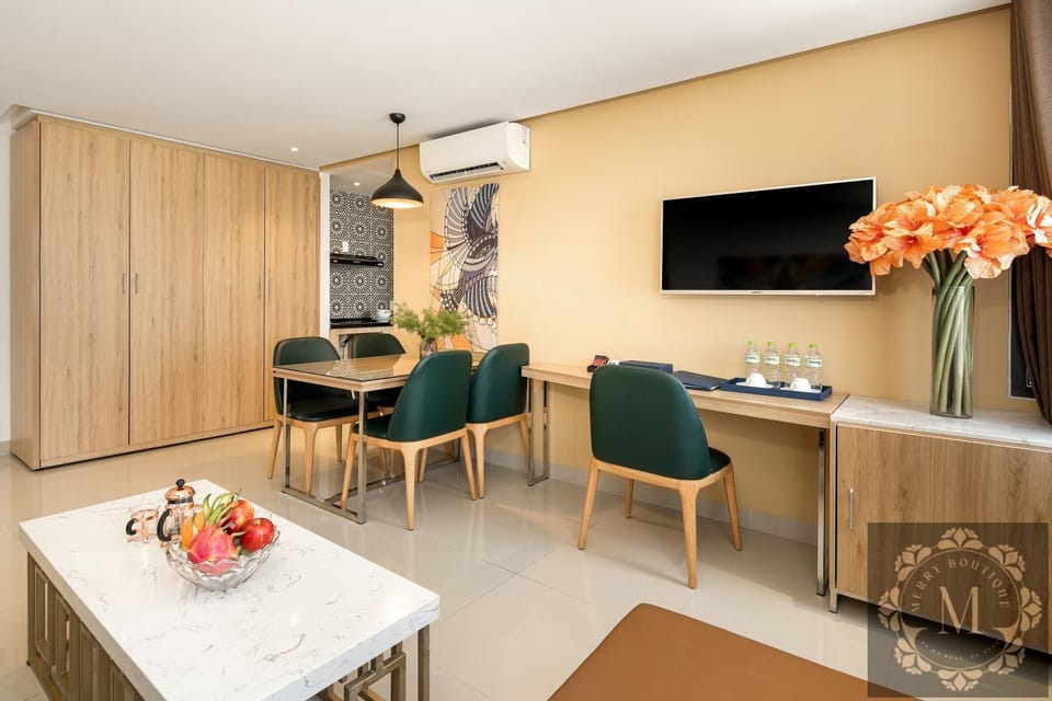 TV and multimedia, Living room, Seating area, wardrobe, air conditioner