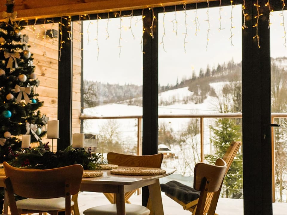 Spring, Winter, Summer, BBQ facilities, TV and multimedia, Balcony/Terrace, Kitchen or kitchenette, Living room, Seating area, Dining area, Autumn, Mountain view, Seasons, flat iron, internet, kitchen, air conditioner