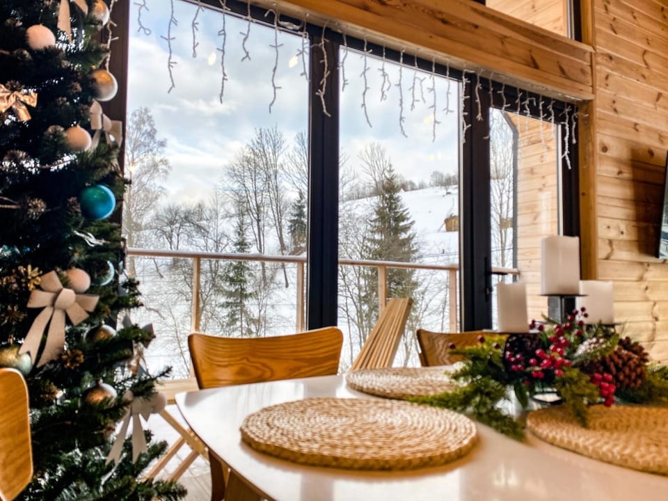 Spring, Winter, Summer, BBQ facilities, TV and multimedia, Balcony/Terrace, Kitchen or kitchenette, Living room, Seating area, Dining area, Autumn, Mountain view, Seasons, flat iron, internet, kitchen, air conditioner
