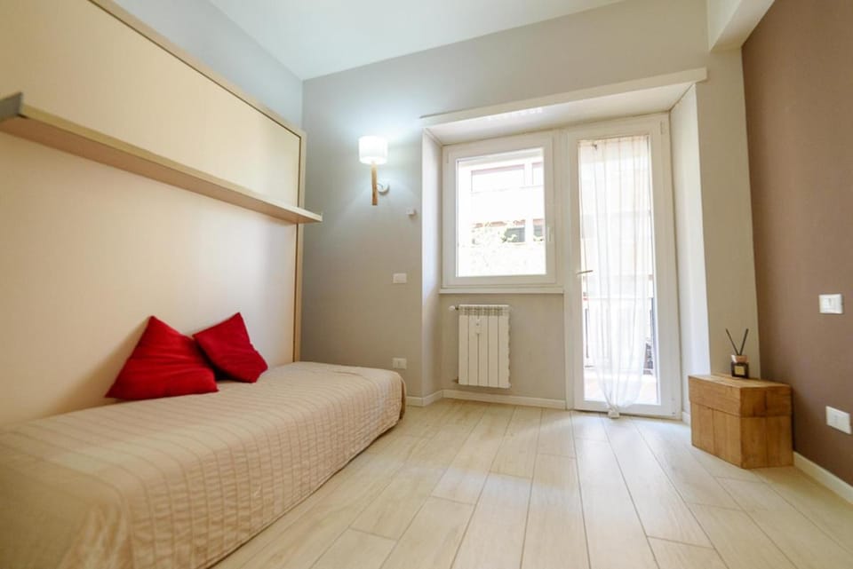 Bed, Photo of the whole room, Bedroom, internet