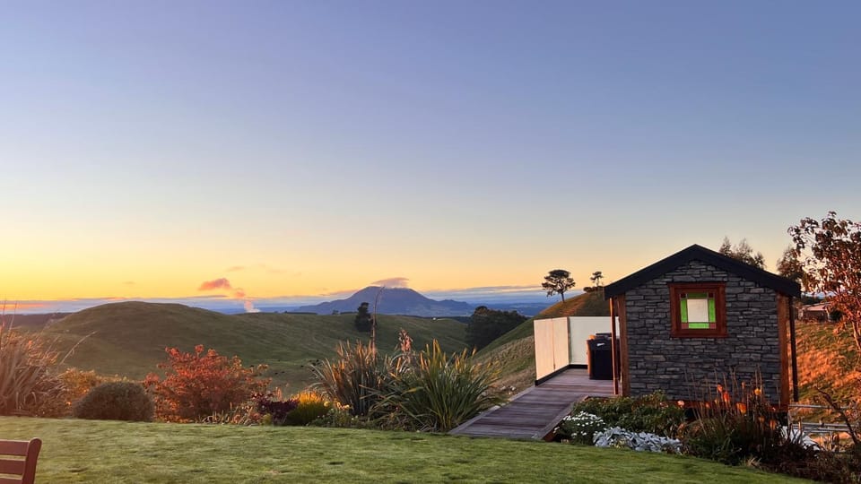 Hilltop Whakaipo Estate Bed and Breakfast in Taupo