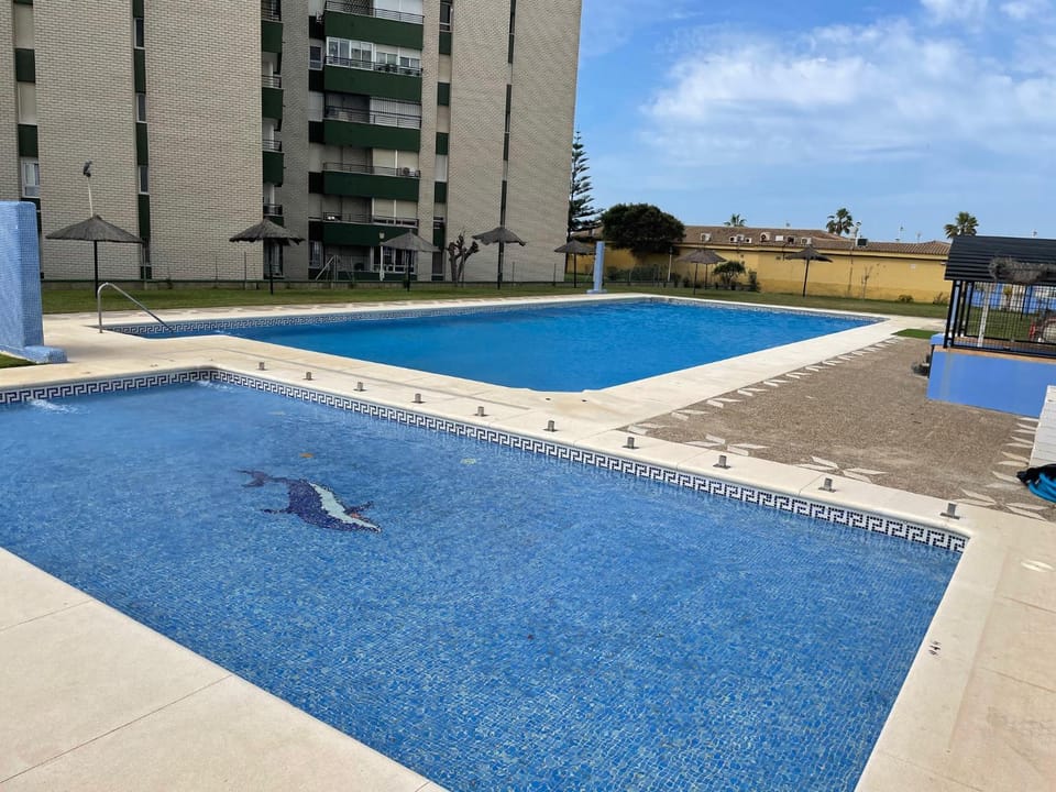 Azvalia - Valparaíso beach apartment - Piscina y parking gratis Apartment in El Puerto de Santa María