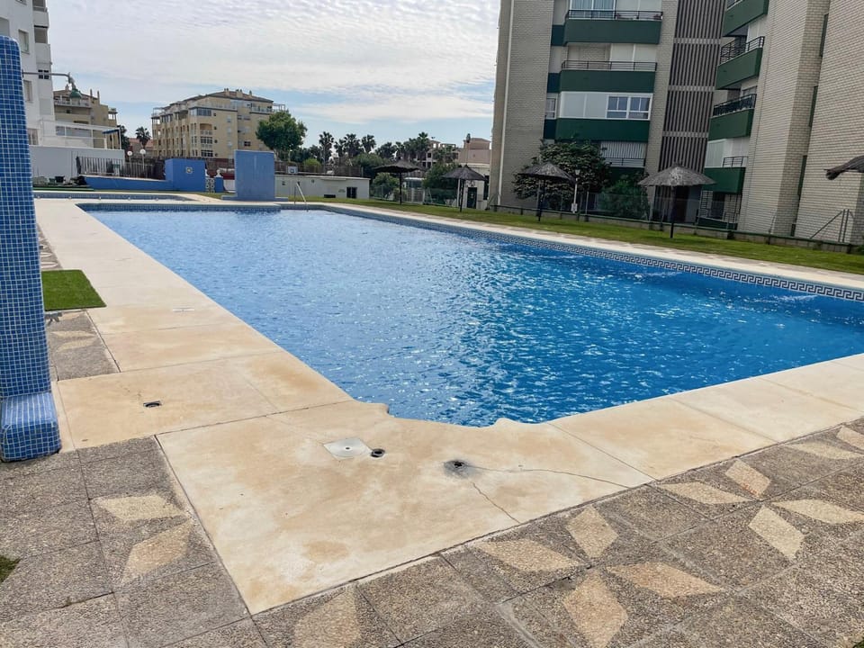 Azvalia - Valparaíso beach apartment - Piscina y parking gratis Apartment in El Puerto de Santa María