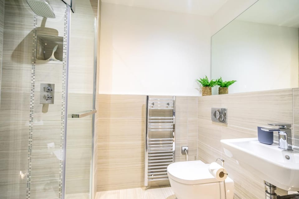 Shower, Toilet, Bathroom