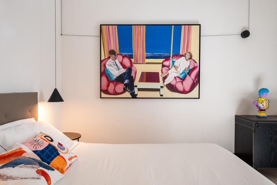 Bed, Photo of the whole room, Decorative detail, Bedroom