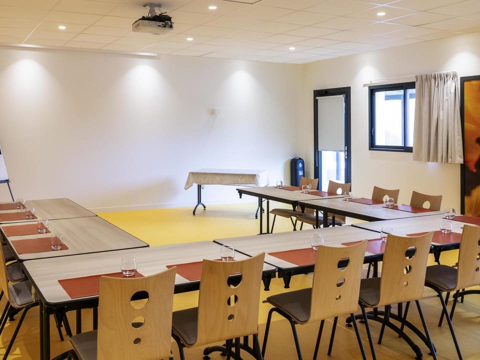 Meeting/conference room