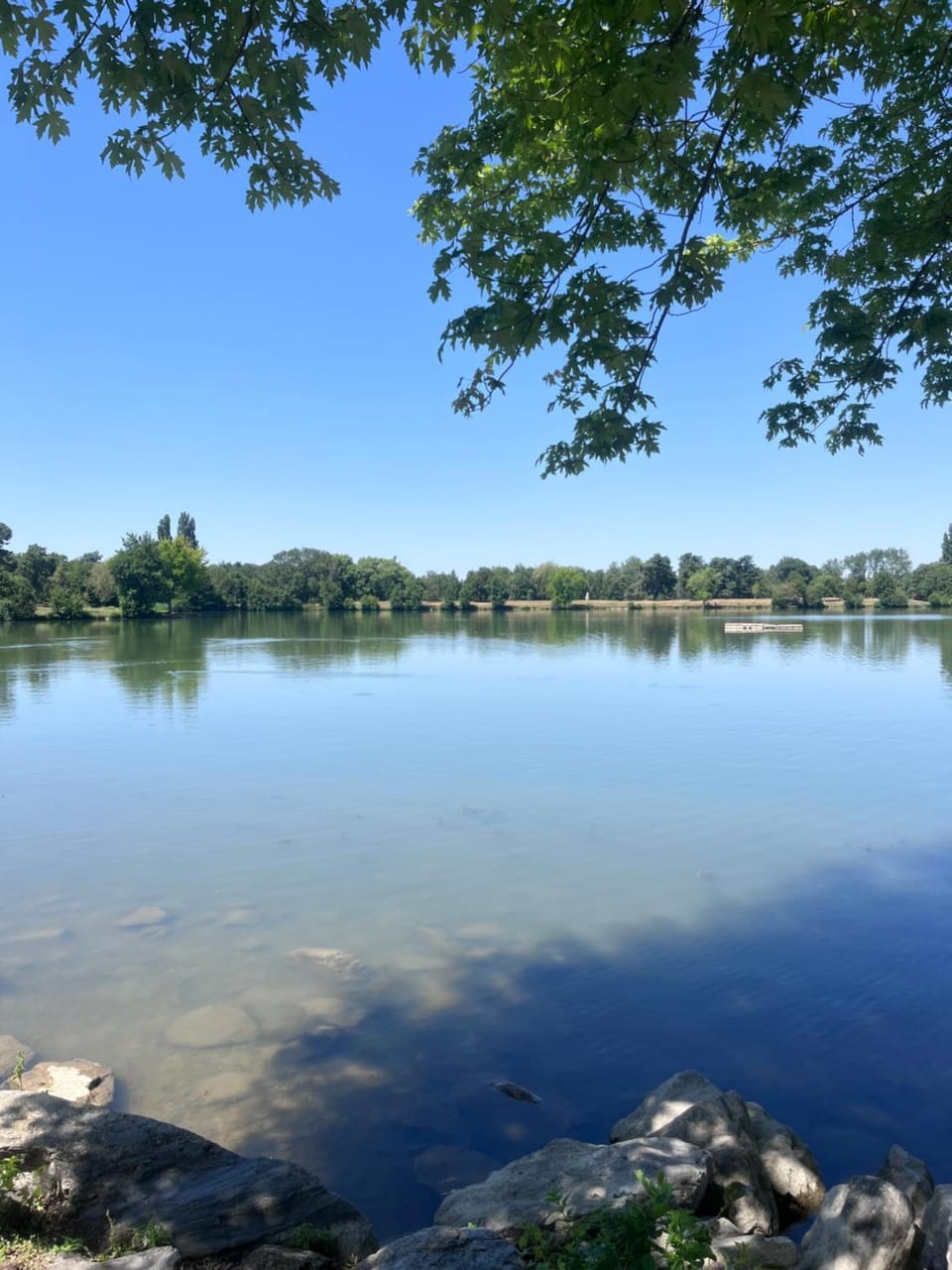 Camping le Rochat Belle Isle Campground/ 
RV Resort in Centre-Val de Loire