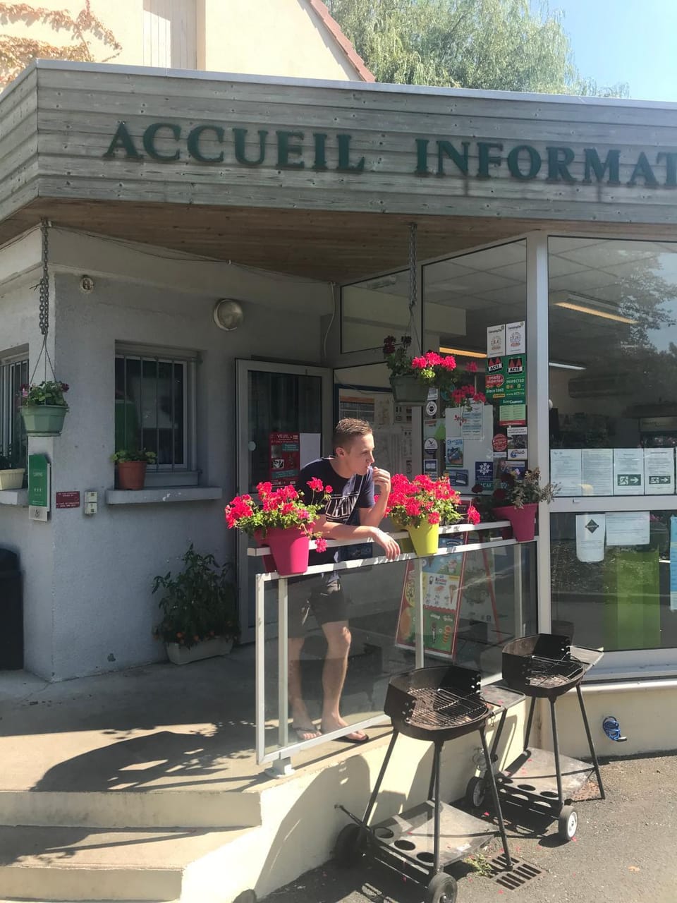 Camping le Rochat Belle Isle Campground/ 
RV Resort in Centre-Val de Loire