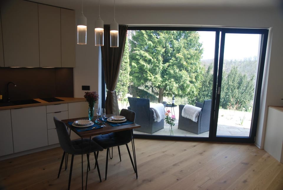 Balcony/Terrace, Garden view