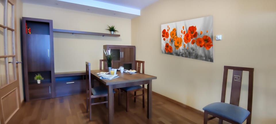 Living room, Dining area, Breakfast