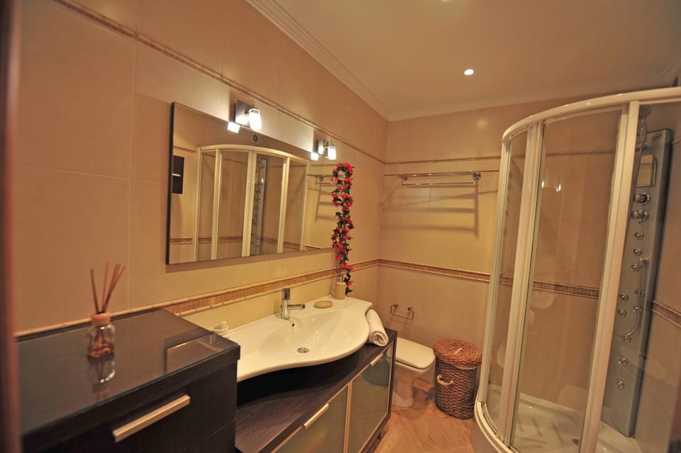 Shower, Bathroom