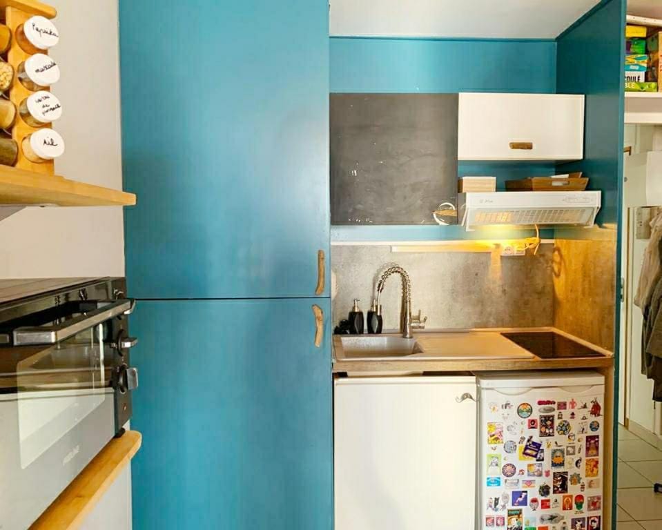 Kitchen or kitchenette, stove
