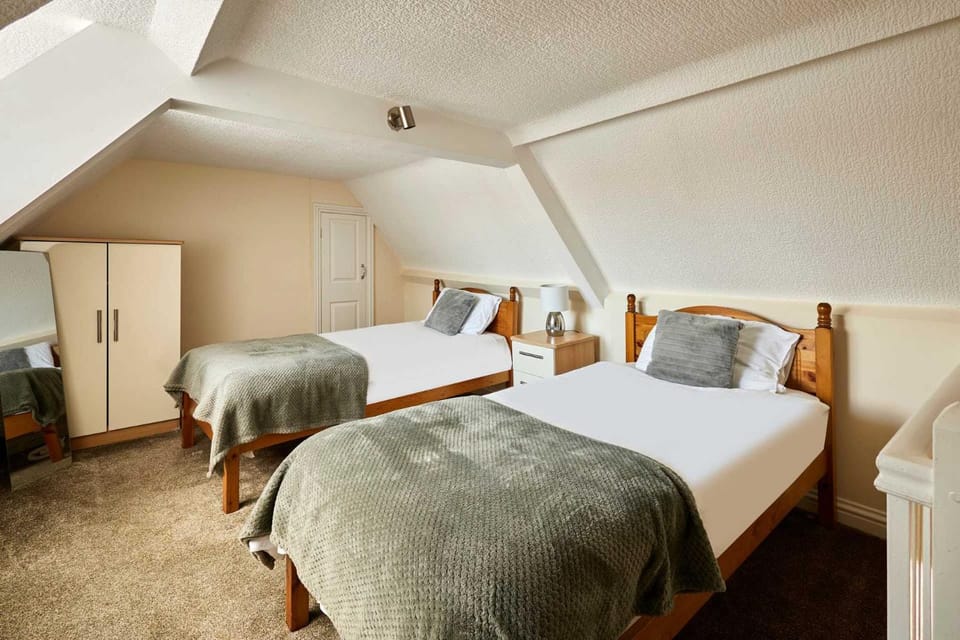Bed, Bedroom, wardrobe