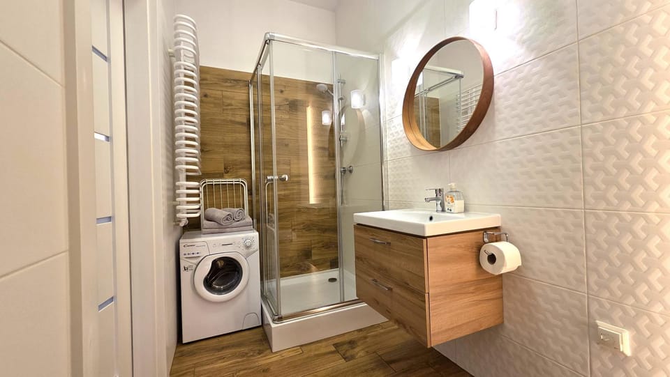 Shower, Bathroom, washing machine