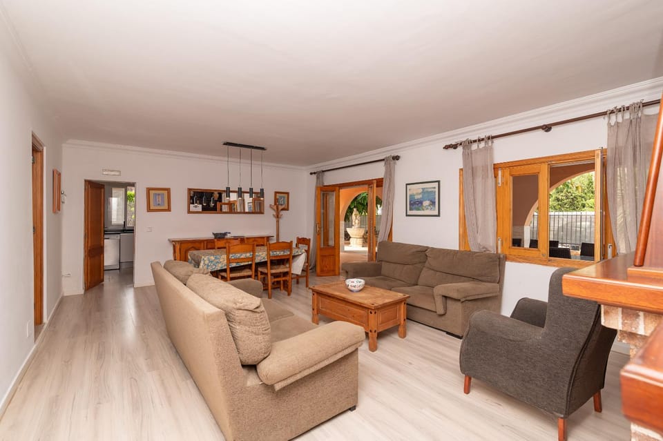 TV and multimedia, Living room, Dining area